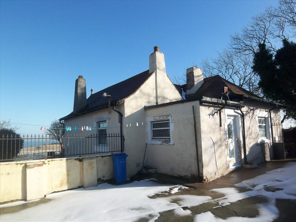 THE LODGE, EDEN LANE, PETERLEE Dowen Estate & Letting Agents